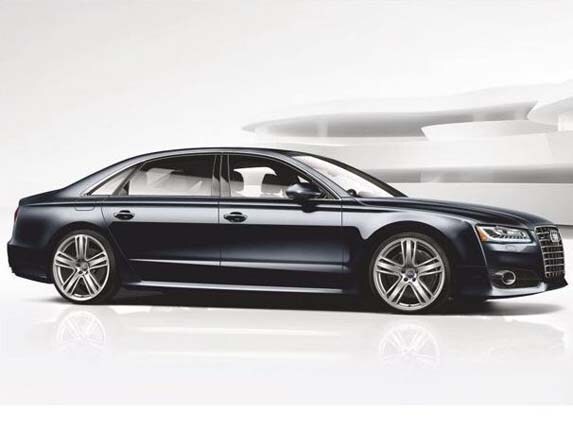 2016-audi-a8l-4-0-sport-front-side-static2-600-001