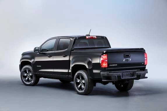 2016-chevrolet-colorado-midnightedition-054-600-001