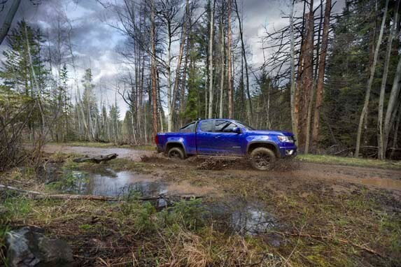 2016-chevrolet-colorado-trailboss-065-600-001