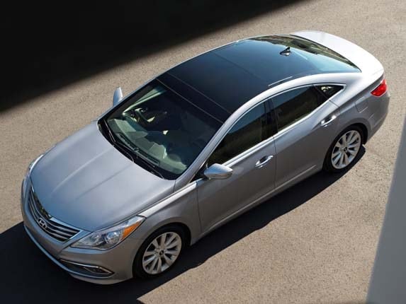 2016-hyundai-azera-high-front-side-static1-600-001