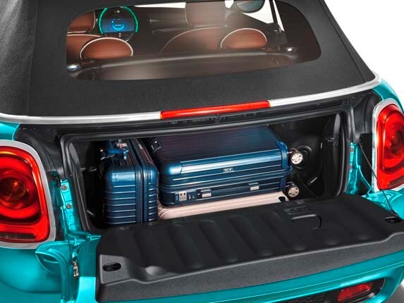 2016-mini-convertible-trunk-detail2-600-001