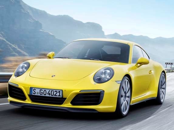2017-porsche-911-carrera-4s-front-action1-lead-600-001