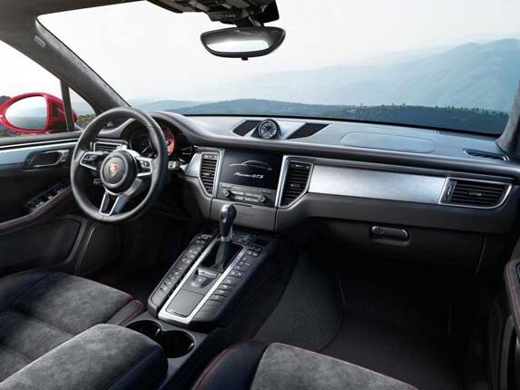 2017-porsche-macan-gts-interior-front1-600-001