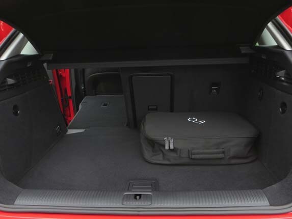 2016-audi-a3-sportback-e-tron-rear-cargo-area2-600-001