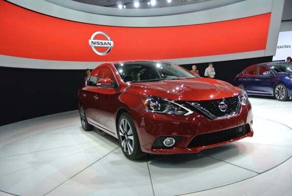 2016-nissan-sentra-live-28-600-001