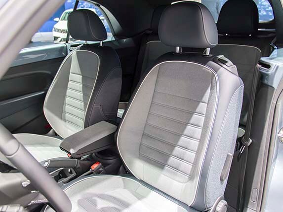 2016-volkswagen-beetle-denim-04-600-001