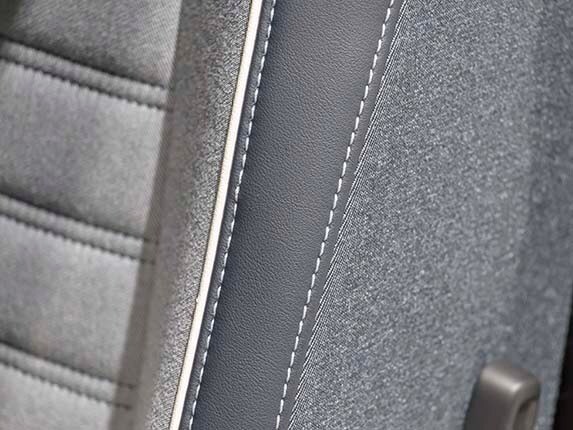 2016-volkswagen-beetle-denim-05-600-001