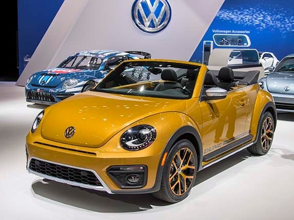 2017-volkswagen-beetle-dune-show-01-600-001