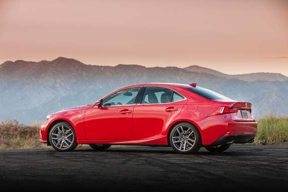 2016_lexus_is_200t_f_sport_004-600-001