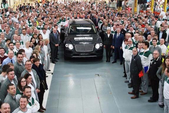 2017-bentley-bentayga-production-begins1-600-001