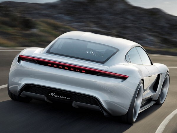 porsche-mission-e-concept-crpd-03-600-001