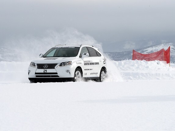 winter_driving_white_rx350-600-001