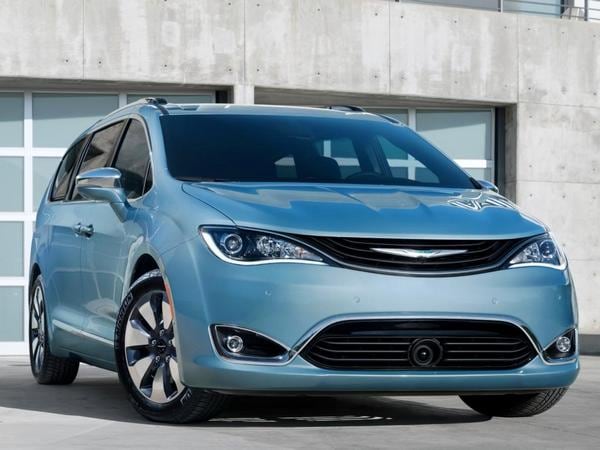 21-2017-chrysler-pacifica-1