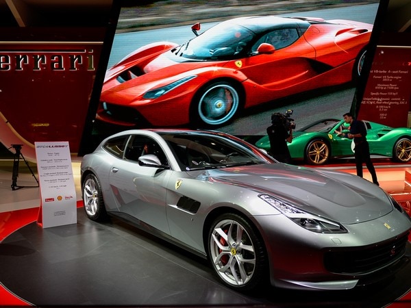 10-2017-ferrari-gtc4lusso-t-paris-1