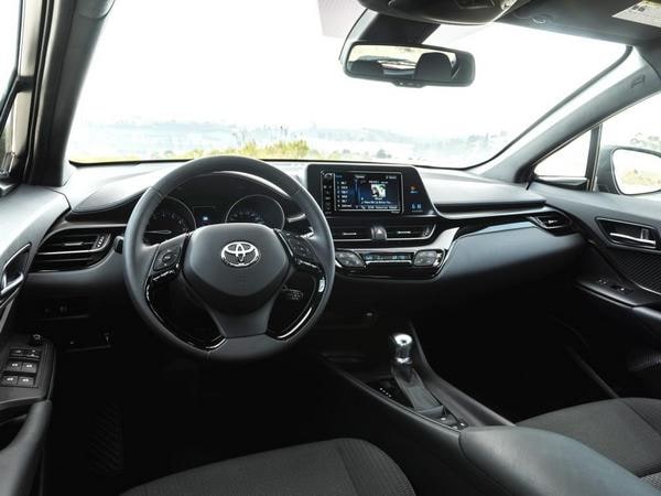 12-2018-toyota-c-hr-1