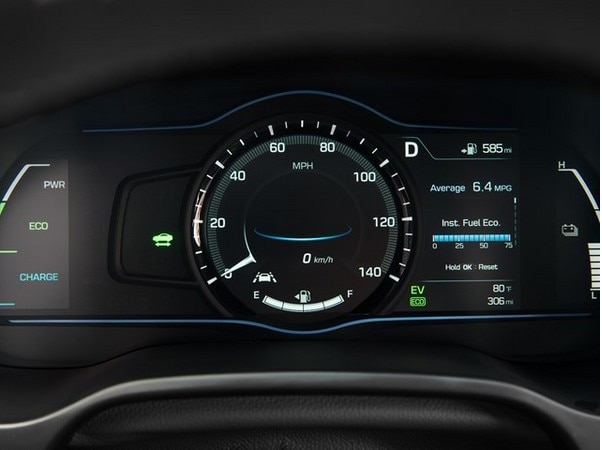31-2017-hyundai-ioniq-oem-1