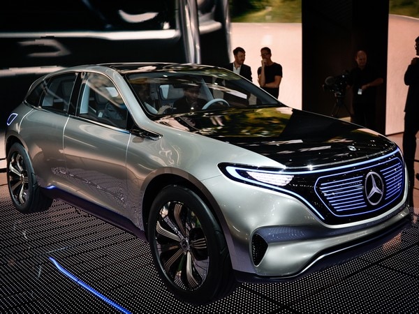11-mercedes-benz-gen-eq-concept-paris-1