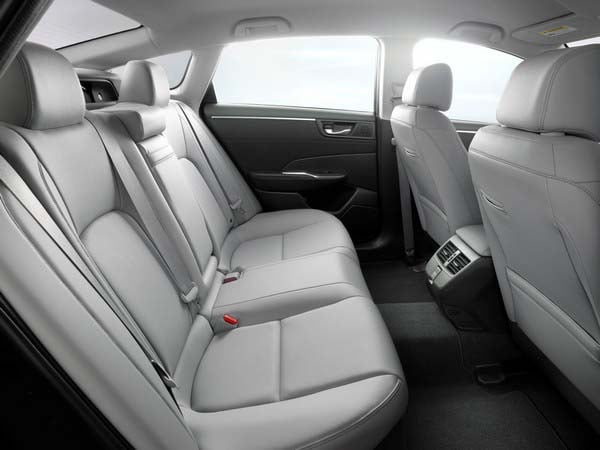 14-2018-honda-clarity-ev-oem-1.jpg-1