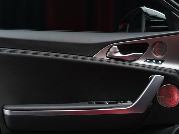 07-2018-kia-stinger-oem-1.jpg-1