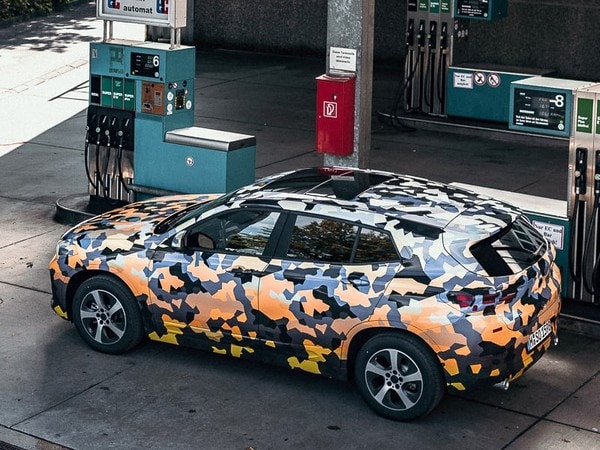 16-bmw-x2-camo-teaser-1