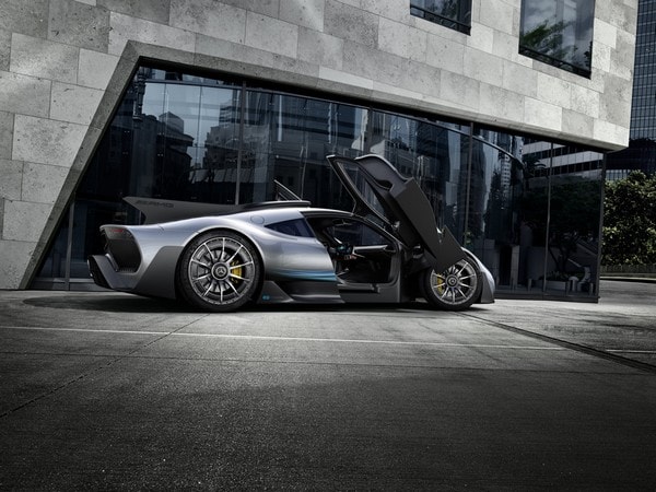 11-mercedes-amg-project-one-1