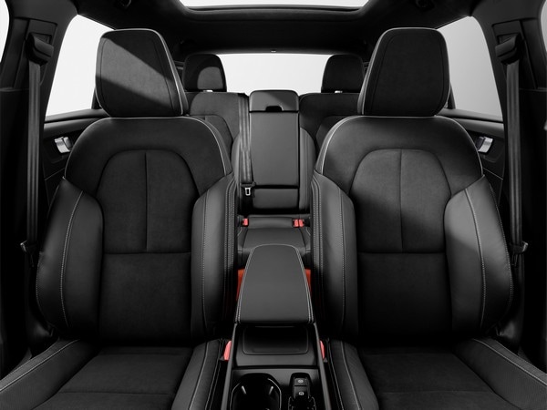 15-2019-volvo-xc40-oem-1