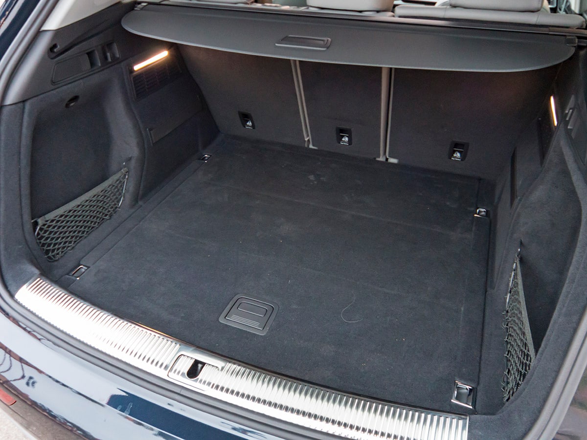 28-2018-Audi-Q5-Cargo-KBB-1