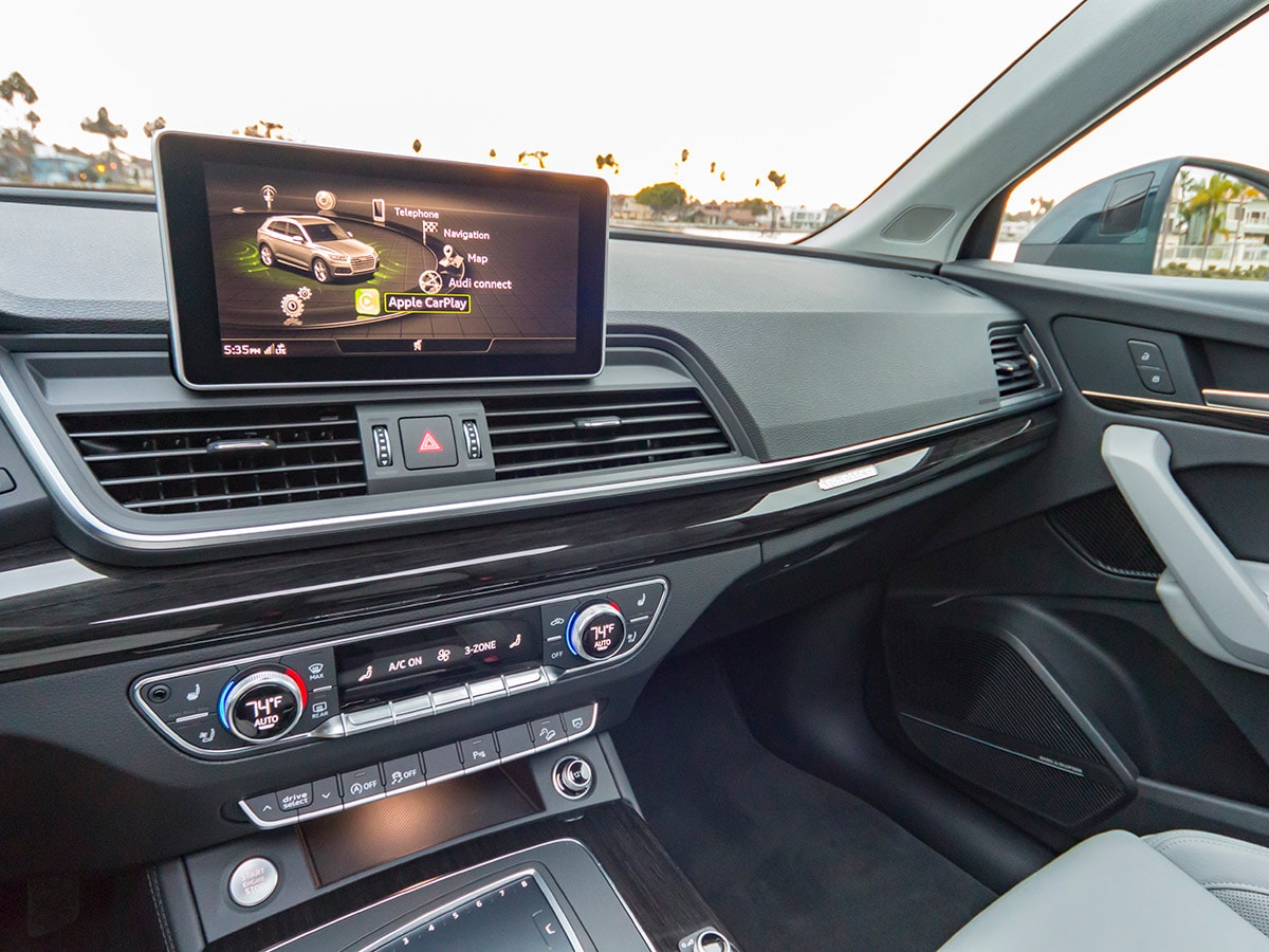 31-2018-Audi-Q5-Interior-KBB