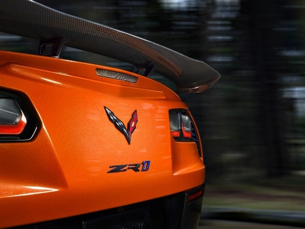 4a-2019-chevrolet-corvette-ZR1-oem-1