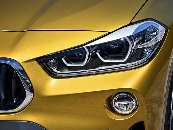 09-2018-bmw-x2-oem-1
