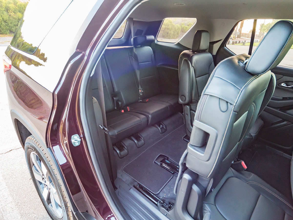 59-2018-Chevrolet-Traverse-Interior-KBB