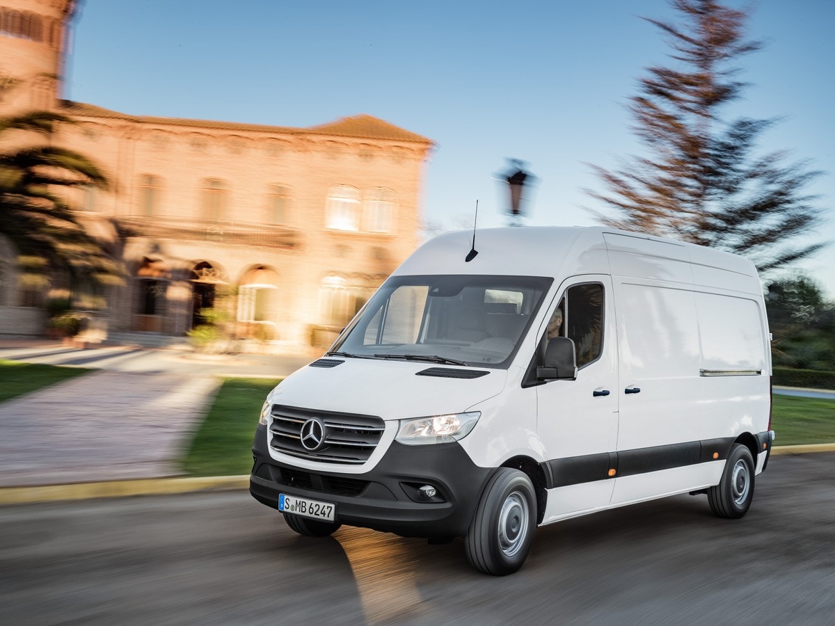 01-2019-mercedes-benz-sprinter-oem-1