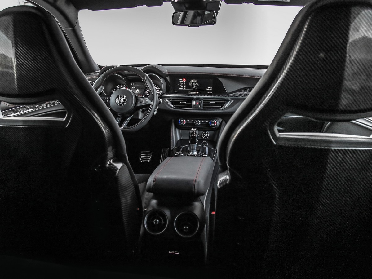 06-2018-alfa-romeo-stelvio-quadrifoglio-oem-2