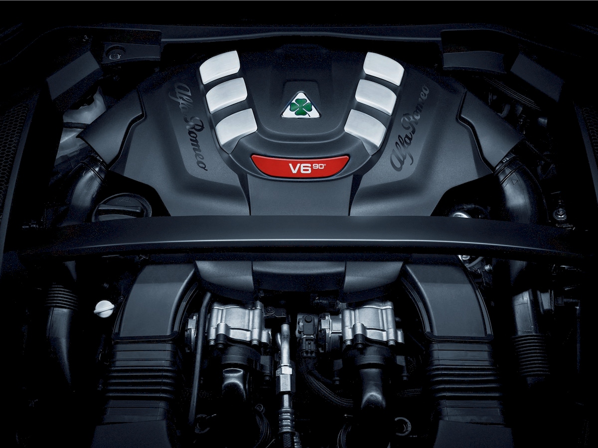 07-2018-alfa-romeo-stelvio-quadrifoglio-oem-2