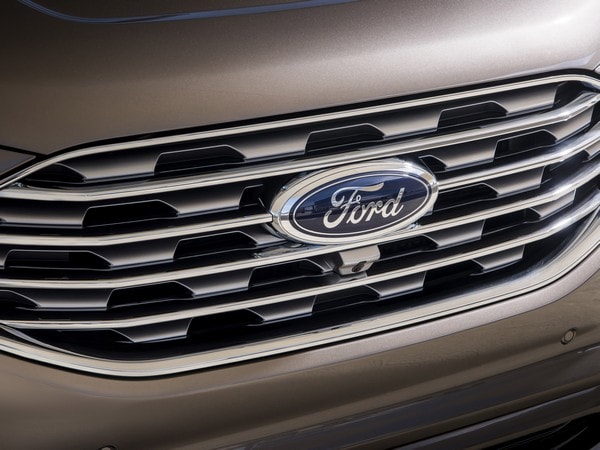 16-2019-ford-edge-titanium-elite-oem-1