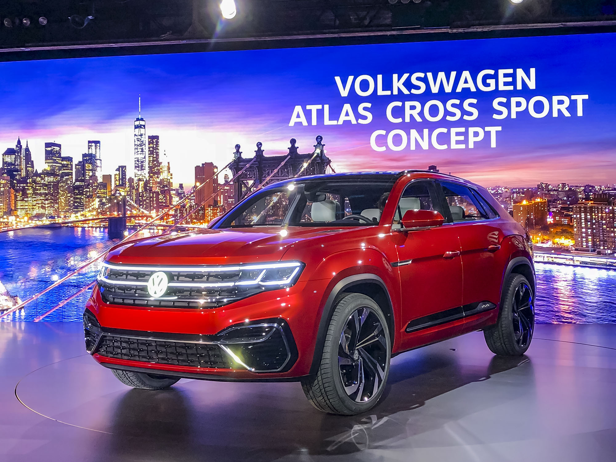 01-Volkswagen-Atlas-Sport-Cross-Concept-NYIAS-KBB-2