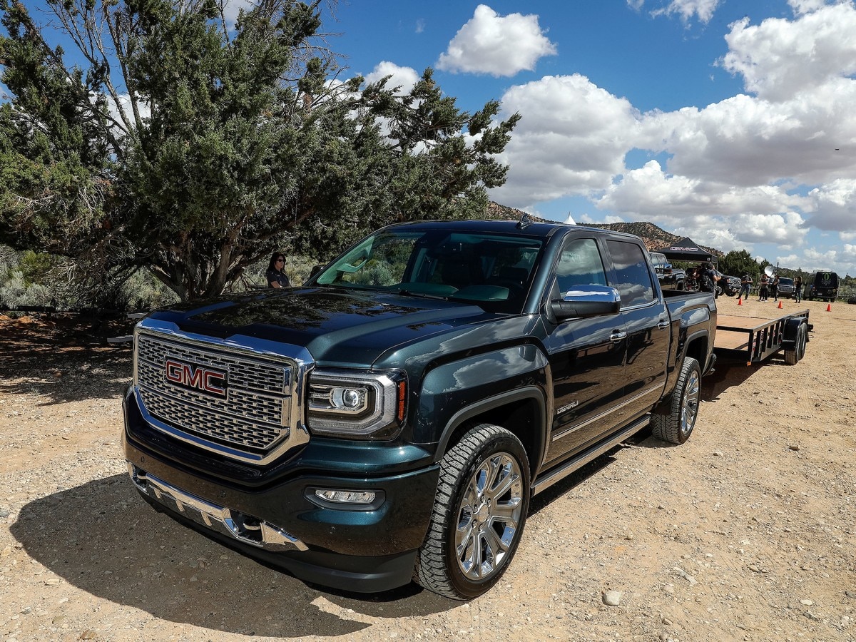 12-2018-gmc-sierra-denali-tow-like-a-pro-1