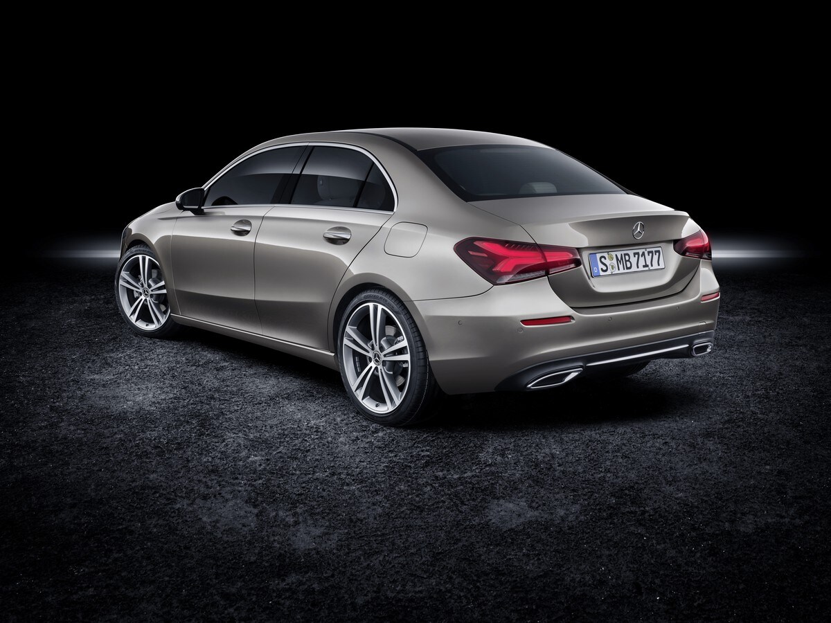 15-2019-mercedes-benz-a-class-sedan-oem-1