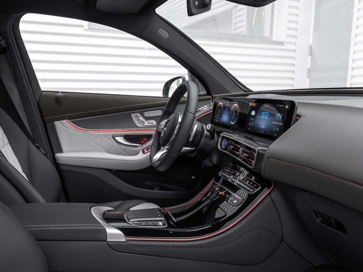 11-2020-mercedes-benz-eqc-oem-1