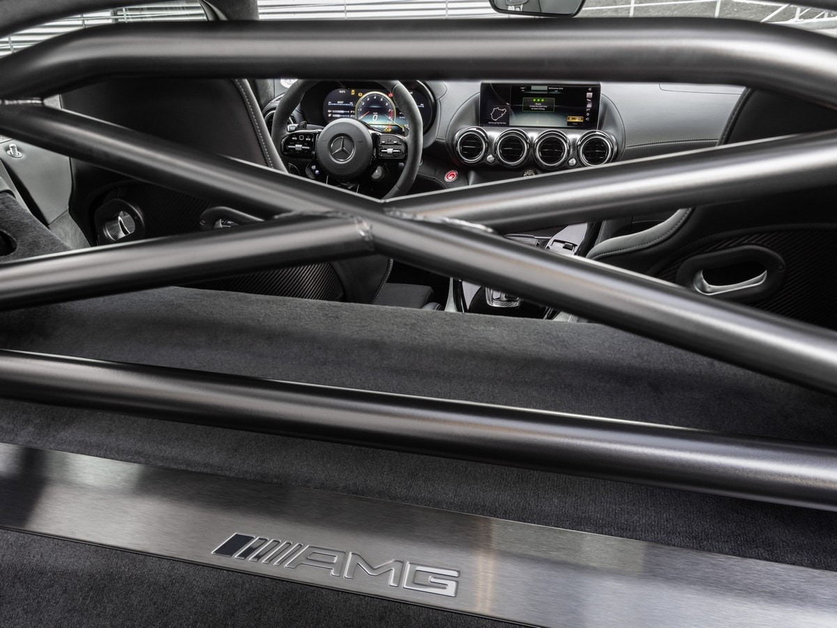26-2020-mercedes-amg-gt-r-pro-2
