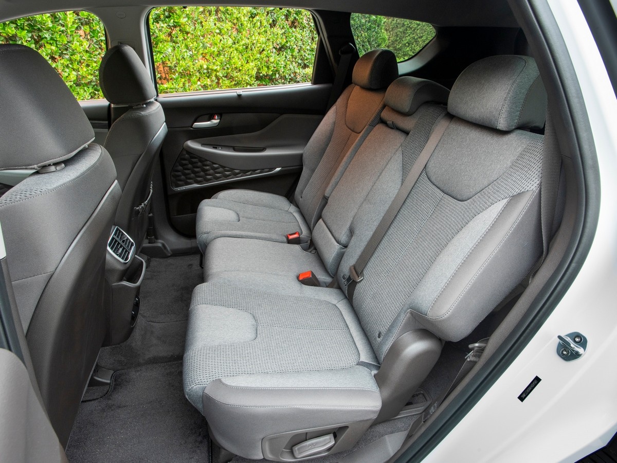 09-2019-hyundai-santa-fe-kbb-1.jpg-1