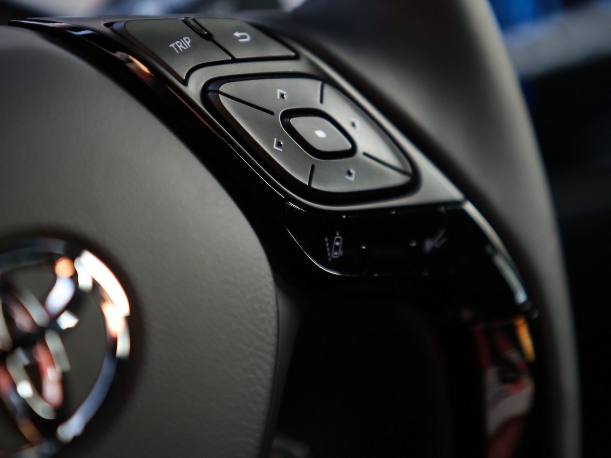 09-2019-toyota-c-hr-oem-2