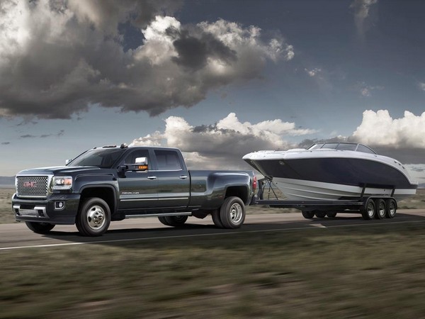 01 2016 GMC Sierra 3500HD Trailering Kit