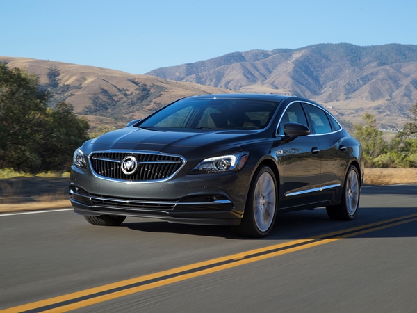 Buick LaCrosse: 323 days' supply