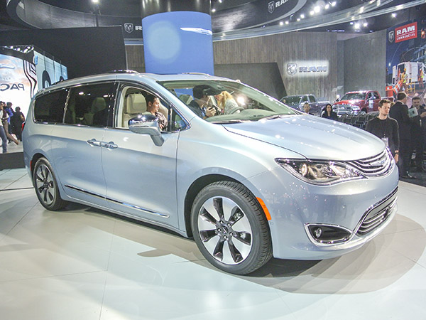 01 2017 Chrysler Pacifica