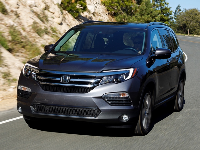 01 2017 Honda Pilot Comparo