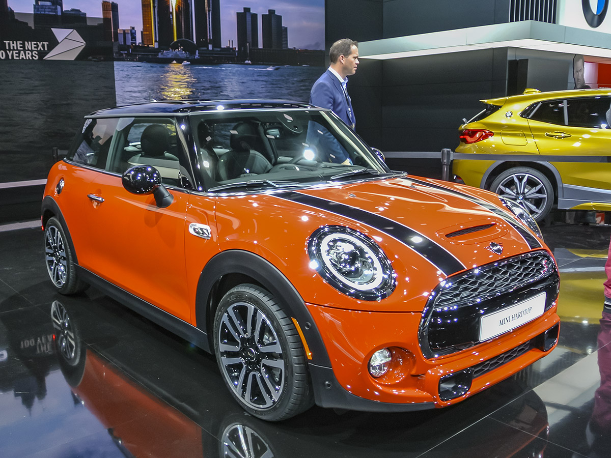 01 2019 Mini Hardtop NAIAS KBB