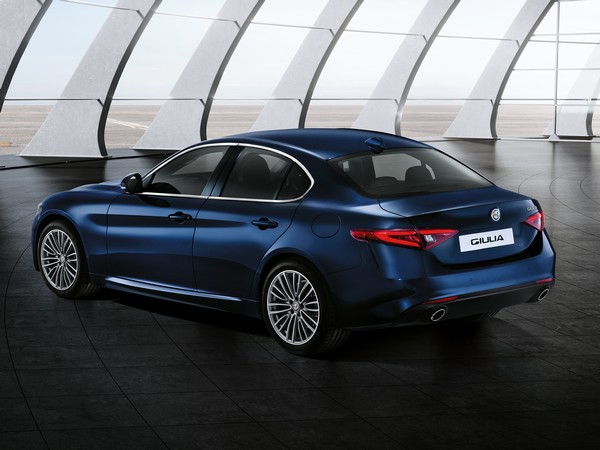 02 2017 Alfa Romeo Giulia