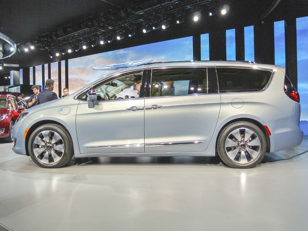 02 2017 Chrysler Pacifica