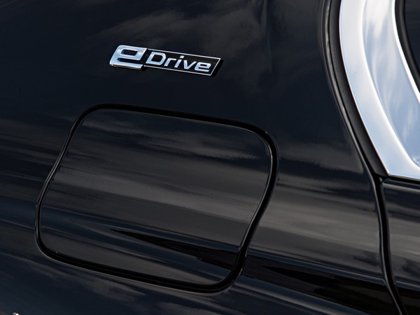 02 2017 Bmw 740e